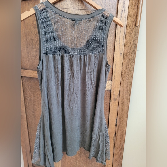 Curious forest green lace tank - Picture 2 of 5